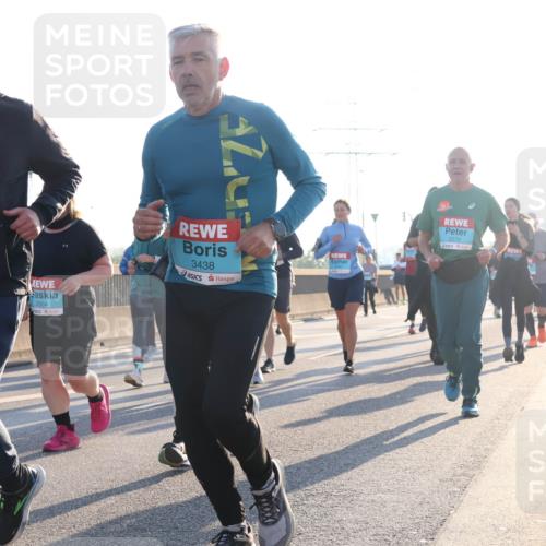 03.10.2025 - Köhlbrandbrückenlauf Luisa Fischer http://msf.ph/oto/8994799 03.10.2025 10:24:28 Position 3 3437, 2504, 3438, 2272, 1 meine-sportfotos.de