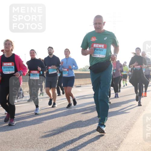 03.10.2025 - Köhlbrandbrückenlauf Luisa Fischer http://msf.ph/oto/8994809 03.10.2025 10:24:29 Position 3 2516, 1819, 3819, 2272, 1 meine-sportfotos.de