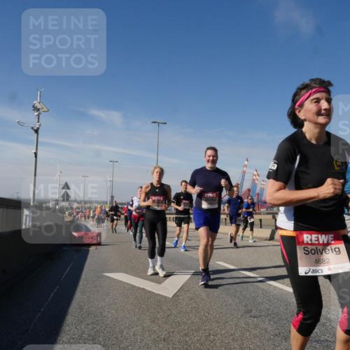 03.10.2025 - Köhlbrandbrückenlauf Matties Gatica Varas http://msf.ph/oto/8994810 03.10.2025 12:49:00 Position 2 4682 meine-sportfotos.de