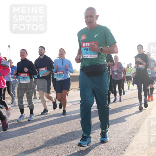 03.10.2025 - Köhlbrandbrückenlauf Luisa Fischer http://msf.ph/oto/8994813 03.10.2025 10:24:29 Position 3 2516, 1819, 2763, 2272, 1 meine-sportfotos.de