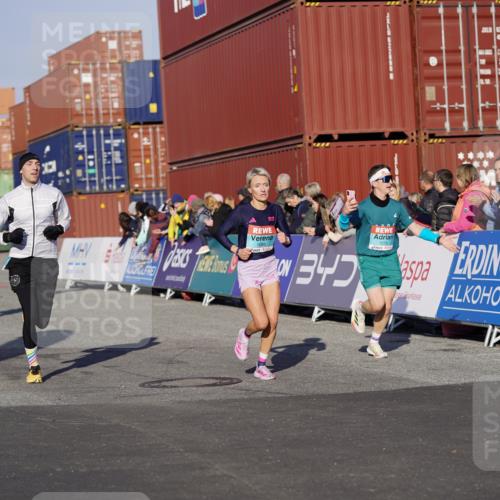 03.10.2025 - Köhlbrandbrückenlauf Michael Burmester http://msf.ph/oto/8994816 03.10.2025 09:56:50 Ziel 1050, 1068, 1086, 1196, 1275, 2844, 2955, 3491, 3531 meine-sportfotos.de