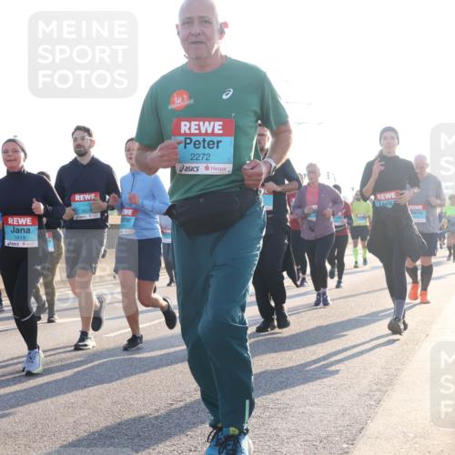 03.10.2025 - Köhlbrandbrückenlauf Luisa Fischer http://msf.ph/oto/8994817 03.10.2025 10:24:30 Position 3 1819, 3811, 2272, 1 meine-sportfotos.de