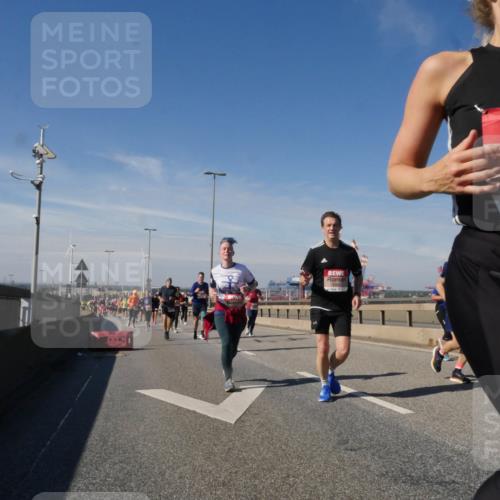 03.10.2025 - Köhlbrandbrückenlauf Matties Gatica Varas http://msf.ph/oto/8994825 03.10.2025 12:49:01 Position 2 4982 meine-sportfotos.de