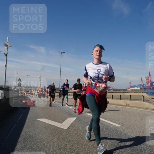 03.10.2025 - Köhlbrandbrückenlauf Matties Gatica Varas http://msf.ph/oto/8994835 03.10.2025 12:49:03 Position 2  meine-sportfotos.de