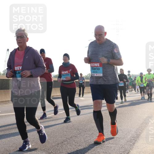 03.10.2025 - Köhlbrandbrückenlauf Luisa Fischer http://msf.ph/oto/8994852 03.10.2025 10:24:33 Position 3 2513, 35, 1 meine-sportfotos.de