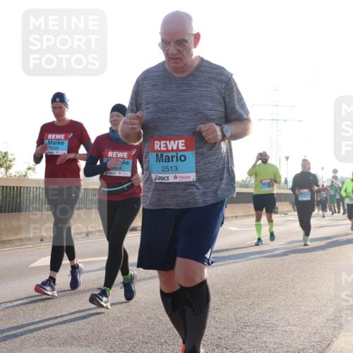 03.10.2025 - Köhlbrandbrückenlauf Luisa Fischer http://msf.ph/oto/8994864 03.10.2025 10:24:34 Position 3 2536, 2014, 2513 meine-sportfotos.de