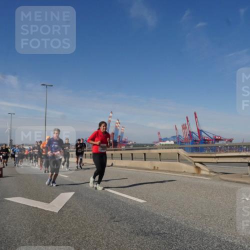 03.10.2025 - Köhlbrandbrückenlauf Matties Gatica Varas http://msf.ph/oto/8994873 03.10.2025 12:49:07 Position 2  meine-sportfotos.de