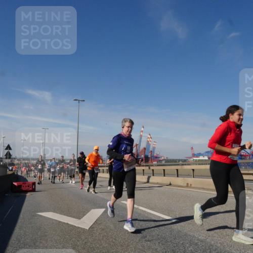 03.10.2025 - Köhlbrandbrückenlauf Matties Gatica Varas http://msf.ph/oto/8994879 03.10.2025 12:49:09 Position 2  meine-sportfotos.de