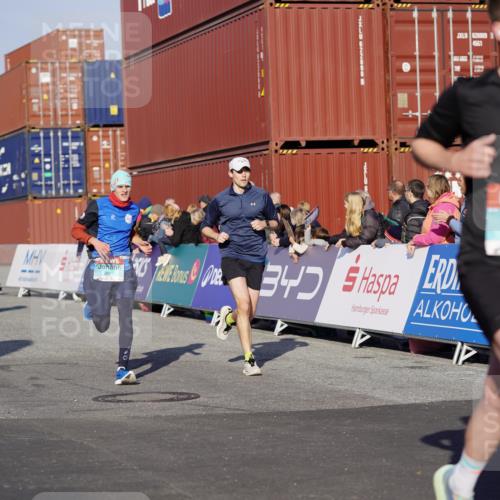 03.10.2025 - Köhlbrandbrückenlauf Michael Burmester http://msf.ph/oto/8994883 03.10.2025 09:56:54 Ziel 1050, 1068, 1086, 1196, 1275, 1550, 2844, 2955, 3205, 3270 meine-sportfotos.de