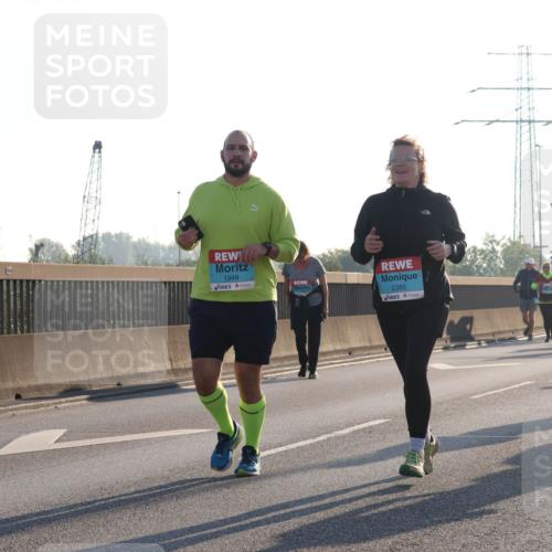 03.10.2025 - Köhlbrandbrückenlauf Luisa Fischer http://msf.ph/oto/8994887 03.10.2025 10:24:37 Position 3 1949, 2385 meine-sportfotos.de