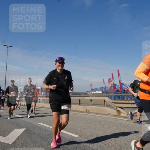 03.10.2025 - Köhlbrandbrückenlauf Matties Gatica Varas http://msf.ph/oto/8994905 03.10.2025 12:49:12 Position 2 2, 4958 meine-sportfotos.de