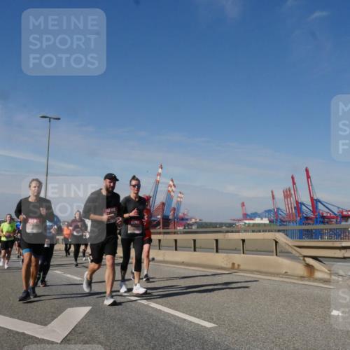 03.10.2025 - Köhlbrandbrückenlauf Matties Gatica Varas http://msf.ph/oto/8994913 03.10.2025 12:49:13 Position 2  meine-sportfotos.de