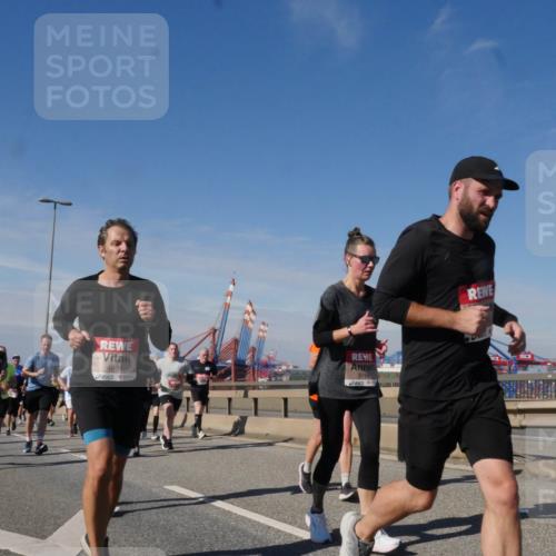 03.10.2025 - Köhlbrandbrückenlauf Matties Gatica Varas http://msf.ph/oto/8994931 03.10.2025 12:49:14 Position 2 4861, 5168 meine-sportfotos.de