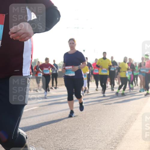03.10.2025 - Köhlbrandbrückenlauf Luisa Fischer http://msf.ph/oto/8994958 03.10.2025 10:24:42 Position 3 2418 meine-sportfotos.de