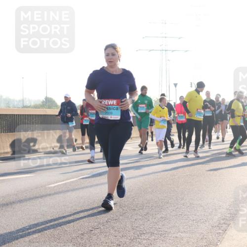 03.10.2025 - Köhlbrandbrückenlauf Luisa Fischer http://msf.ph/oto/8994964 03.10.2025 10:24:43 Position 3 2339 meine-sportfotos.de