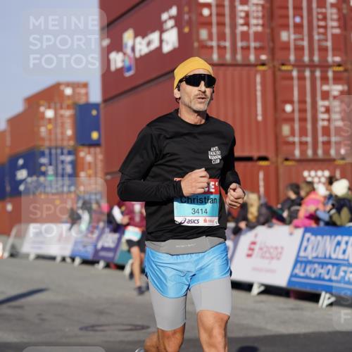 03.10.2025 - Köhlbrandbrückenlauf Michael Burmester http://msf.ph/oto/8994991 03.10.2025 09:57:02 Ziel 1090, 1258, 1550, 2955, 3205, 3270, 3414 meine-sportfotos.de
