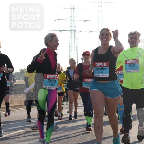 03.10.2025 - Köhlbrandbrückenlauf Luisa Fischer http://msf.ph/oto/8995000 03.10.2025 10:24:48 Position 3 2159, 2261, 2412, 3412, 2419, 3413 meine-sportfotos.de