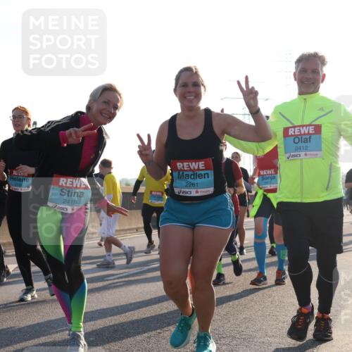 03.10.2025 - Köhlbrandbrückenlauf Luisa Fischer http://msf.ph/oto/8995010 03.10.2025 10:24:49 Position 3 2429, 2159, 2419, 2261, 3412, 2412, 1 meine-sportfotos.de