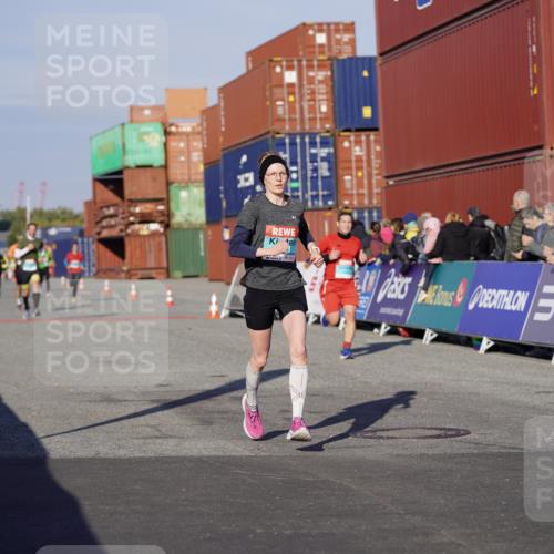 03.10.2025 - Köhlbrandbrückenlauf Michael Burmester http://msf.ph/oto/8995015 03.10.2025 09:57:06 Ziel 1090, 1258, 3205, 3414, 3705 meine-sportfotos.de