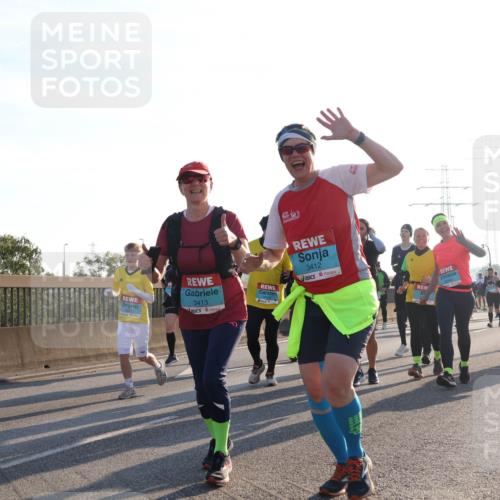 03.10.2025 - Köhlbrandbrückenlauf Luisa Fischer http://msf.ph/oto/8995027 03.10.2025 10:24:51 Position 3 3413, 3412 meine-sportfotos.de
