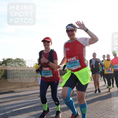 03.10.2025 - Köhlbrandbrückenlauf Luisa Fischer http://msf.ph/oto/8995030 03.10.2025 10:24:52 Position 3 3413, 3412 meine-sportfotos.de
