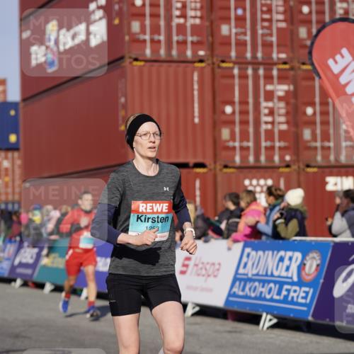 03.10.2025 - Köhlbrandbrückenlauf Michael Burmester http://msf.ph/oto/8995031 03.10.2025 09:57:07 Ziel 1090, 1180, 1258, 3414, 3705 meine-sportfotos.de
