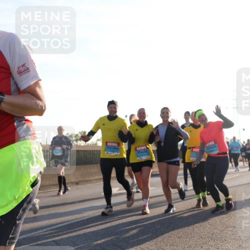 03.10.2025 - Köhlbrandbrückenlauf Luisa Fischer http://msf.ph/oto/8995035 03.10.2025 10:24:52 Position 3 40, 3412, 15553 meine-sportfotos.de