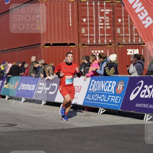 03.10.2025 - Köhlbrandbrückenlauf Michael Burmester http://msf.ph/oto/8995040 03.10.2025 09:57:08 Ziel 1090, 1180, 1258, 3705 meine-sportfotos.de
