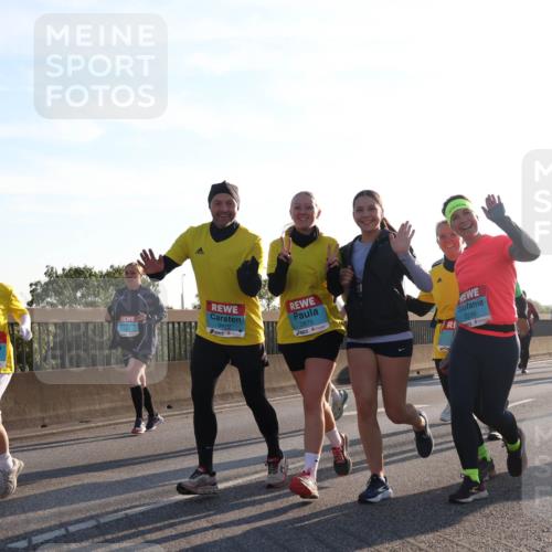 03.10.2025 - Köhlbrandbrückenlauf Luisa Fischer http://msf.ph/oto/8995041 03.10.2025 10:24:53 Position 3 2871, 2875, 2299 meine-sportfotos.de