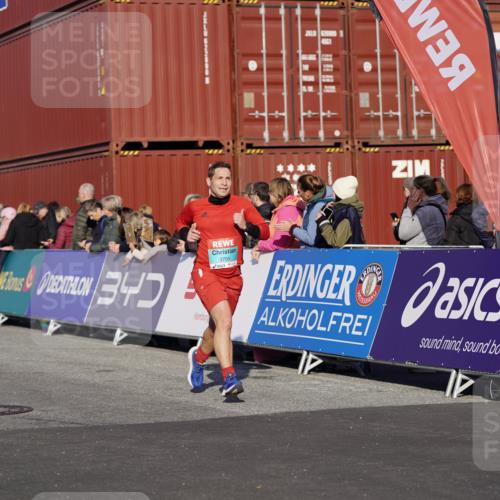 03.10.2025 - Köhlbrandbrückenlauf Michael Burmester http://msf.ph/oto/8995046 03.10.2025 09:57:08 Ziel 1090, 1180, 1258, 3705 meine-sportfotos.de