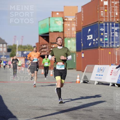 03.10.2025 - Köhlbrandbrückenlauf Michael Burmester http://msf.ph/oto/8995059 03.10.2025 09:57:10 Ziel 1090, 1101, 1180, 1258, 3705 meine-sportfotos.de