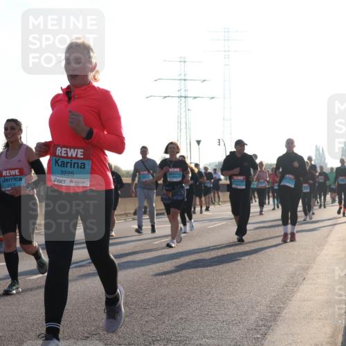 03.10.2025 - Köhlbrandbrückenlauf Luisa Fischer http://msf.ph/oto/8995079 03.10.2025 10:24:58 Position 3 2470, 3225, 1 meine-sportfotos.de