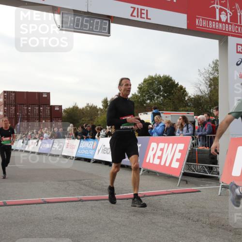 03.10.2025 - Köhlbrandbrückenlauf Yannick Fuchs http://msf.ph/oto/8995081 03.10.2025 16:05:02 Ziel 7168, 7221, 7239, 7270, 7428, 7448, 7772, 8779, 9191, 9584 meine-sportfotos.de