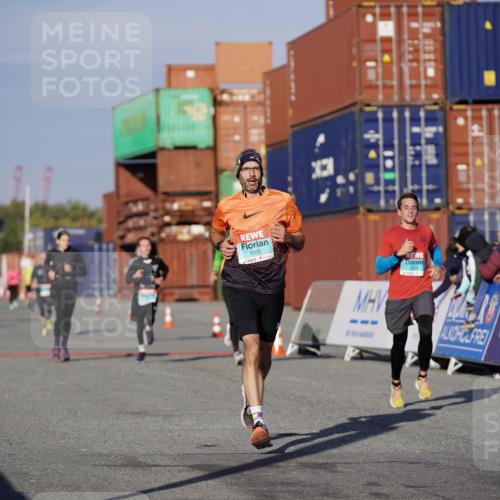 03.10.2025 - Köhlbrandbrückenlauf Michael Burmester http://msf.ph/oto/8995087 03.10.2025 09:57:14 Ziel 1010, 1101, 1180, 2760, 3518, 3705 meine-sportfotos.de