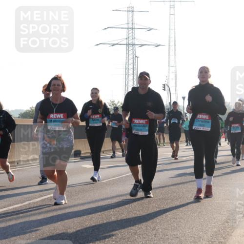 03.10.2025 - Köhlbrandbrückenlauf Luisa Fischer http://msf.ph/oto/8995093 03.10.2025 10:25:00 Position 3 3319, 2936, 2636, 2606 meine-sportfotos.de