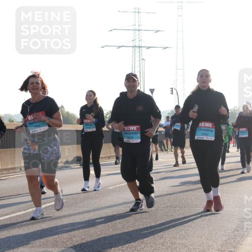 03.10.2025 - Köhlbrandbrückenlauf Luisa Fischer http://msf.ph/oto/8995094 03.10.2025 10:25:00 Position 3 3319, 2936, 3103, 2636, 2606 meine-sportfotos.de