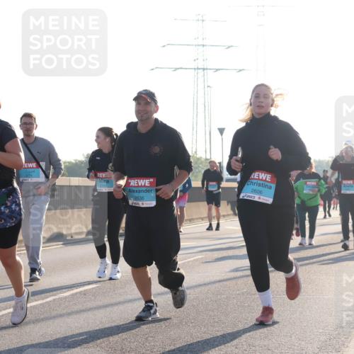 03.10.2025 - Köhlbrandbrückenlauf Luisa Fischer http://msf.ph/oto/8995099 03.10.2025 10:25:01 Position 3 3319, 2936, 3771, 3103, 2636, 2606 meine-sportfotos.de