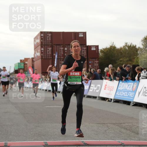 03.10.2025 - Köhlbrandbrückenlauf Yannick Fuchs http://msf.ph/oto/8995101 03.10.2025 16:05:02 Ziel 7168, 7221, 7239, 7270, 7428, 7448, 7772, 8779, 9191, 9584 meine-sportfotos.de