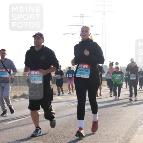 03.10.2025 - Köhlbrandbrückenlauf Luisa Fischer http://msf.ph/oto/8995104 03.10.2025 10:25:02 Position 3 36, 3771, 2636, 2606 meine-sportfotos.de
