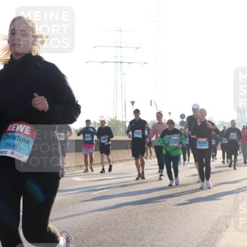 03.10.2025 - Köhlbrandbrückenlauf Luisa Fischer http://msf.ph/oto/8995111 03.10.2025 10:25:03 Position 3 3103, 2606, 1 meine-sportfotos.de