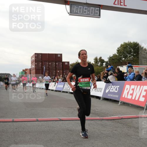 03.10.2025 - Köhlbrandbrückenlauf Yannick Fuchs http://msf.ph/oto/8995119 03.10.2025 16:05:03 Ziel 7168, 7221, 7239, 7270, 7428, 7448, 7772, 8779, 8995, 9114, 9191 meine-sportfotos.de