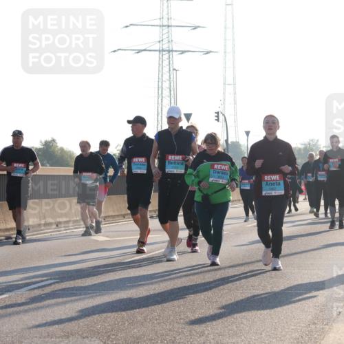 03.10.2025 - Köhlbrandbrückenlauf Luisa Fischer http://msf.ph/oto/8995123 03.10.2025 10:25:04 Position 3 2553, 3624, 1982, 2550 meine-sportfotos.de