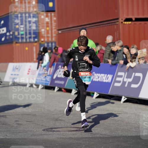 03.10.2025 - Köhlbrandbrückenlauf Michael Burmester http://msf.ph/oto/8995138 03.10.2025 09:57:18 Ziel 1010, 1101, 1180, 2708, 2760, 3518, 3795 meine-sportfotos.de