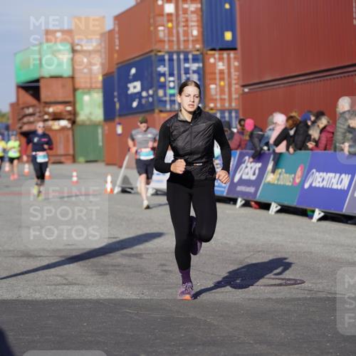 03.10.2025 - Köhlbrandbrückenlauf Michael Burmester http://msf.ph/oto/8995151 03.10.2025 09:57:19 Ziel 1010, 1101, 1180, 2708, 2760, 2820, 3518, 3795 meine-sportfotos.de