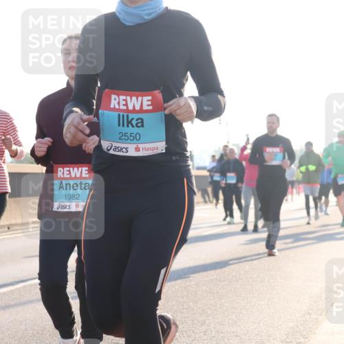 03.10.2025 - Köhlbrandbrückenlauf Luisa Fischer http://msf.ph/oto/8995160 03.10.2025 10:25:09 Position 3 3624, 1982, 2550 meine-sportfotos.de