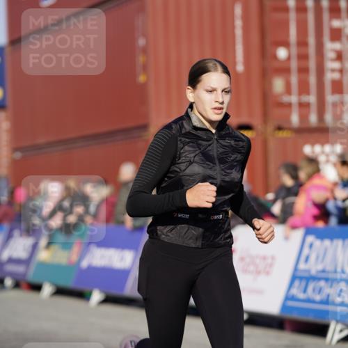 03.10.2025 - Köhlbrandbrückenlauf Michael Burmester http://msf.ph/oto/8995168 03.10.2025 09:57:20 Ziel 1010, 1101, 2708, 2760, 2820, 3518, 3795 meine-sportfotos.de