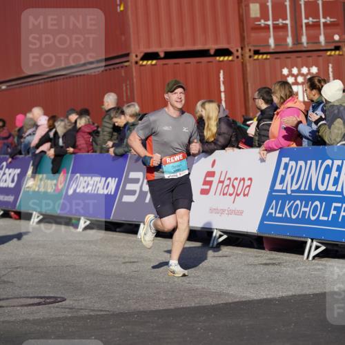 03.10.2025 - Köhlbrandbrückenlauf Michael Burmester http://msf.ph/oto/8995180 03.10.2025 09:57:22 Ziel 1010, 1101, 1541, 2708, 2759, 2760, 2820, 3518, 3795 meine-sportfotos.de