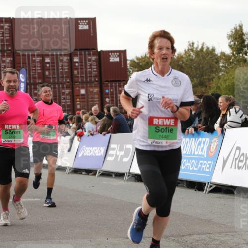 03.10.2025 - Köhlbrandbrückenlauf Yannick Fuchs http://msf.ph/oto/8995184 03.10.2025 16:05:06 Ziel 7201, 7221, 7239, 7428, 7448, 7772, 8779, 8995, 9114, 9191, 9690 meine-sportfotos.de