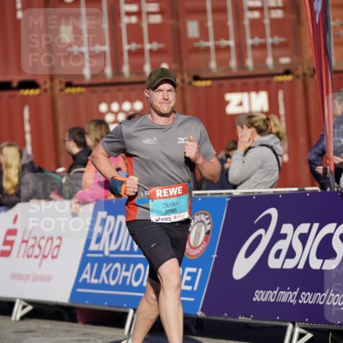 03.10.2025 - Köhlbrandbrückenlauf Michael Burmester http://msf.ph/oto/8995191 03.10.2025 09:57:23 Ziel 1010, 1541, 2708, 2759, 2760, 2820, 3518, 3795 meine-sportfotos.de