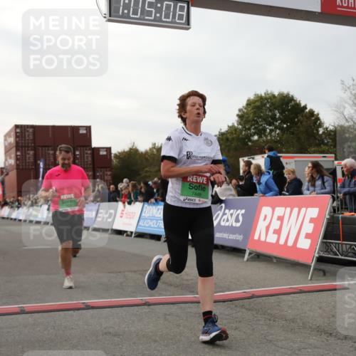 03.10.2025 - Köhlbrandbrückenlauf Yannick Fuchs http://msf.ph/oto/8995197 03.10.2025 16:05:06 Ziel 7201, 7221, 7239, 7428, 7448, 7772, 8779, 8995, 9114, 9191, 9690 meine-sportfotos.de